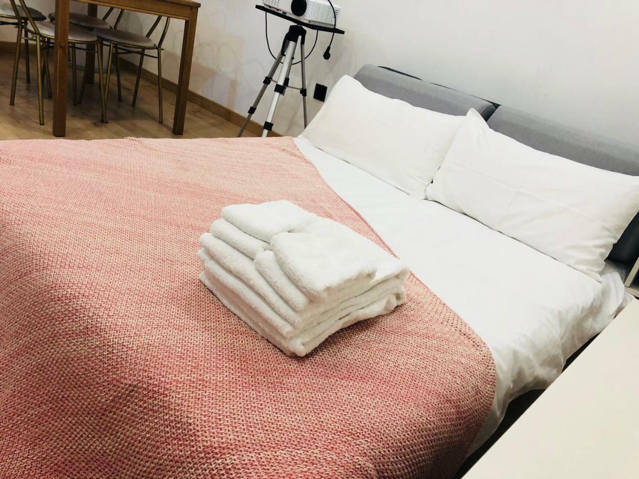 Henry'S Apartment - South Maoming Road เซี่ยงไฮ้ ภายนอก รูปภาพ