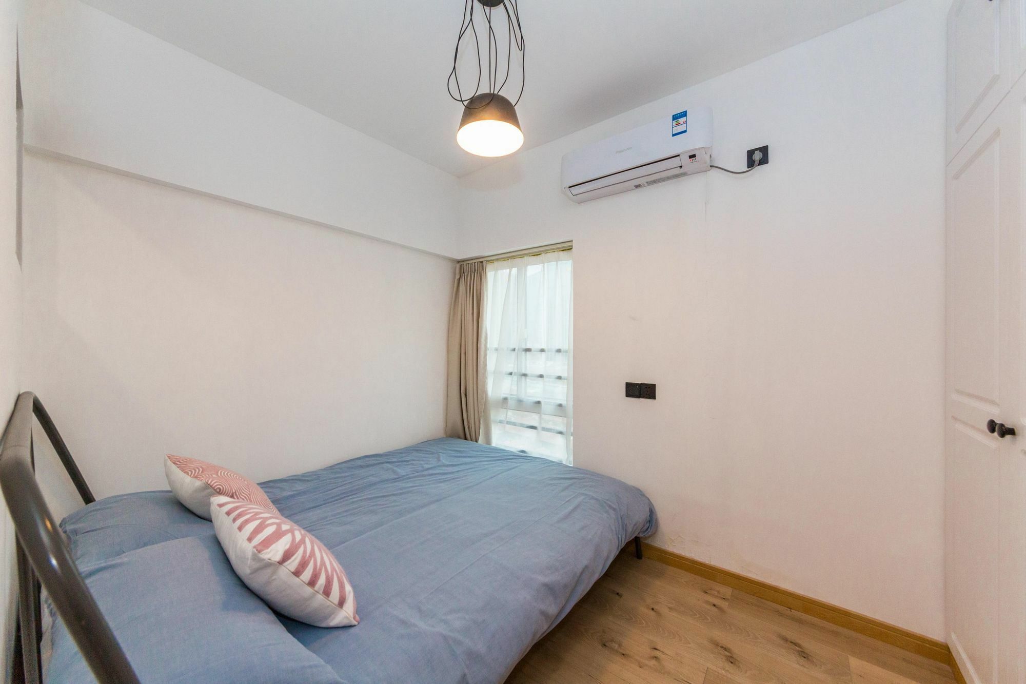 Henry'S Apartment - South Maoming Road เซี่ยงไฮ้ ภายนอก รูปภาพ