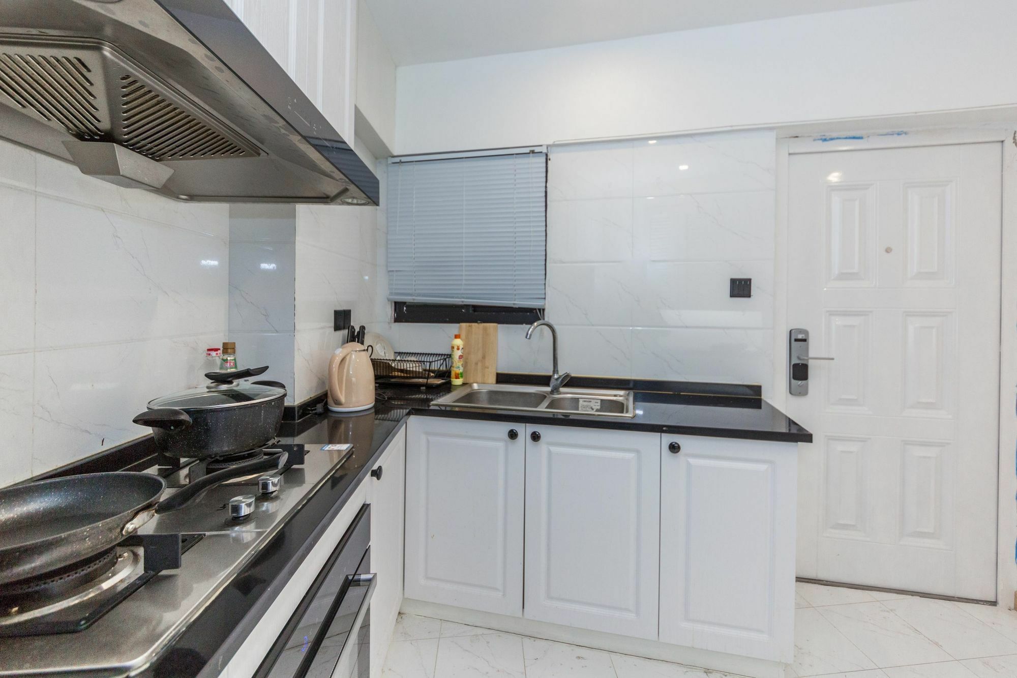 Henry'S Apartment - South Maoming Road เซี่ยงไฮ้ ภายนอก รูปภาพ